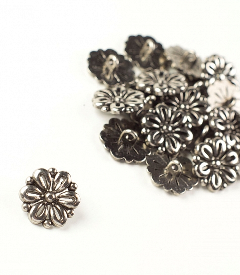 Silver Flower Button Size 30L x5 - Click Image to Close